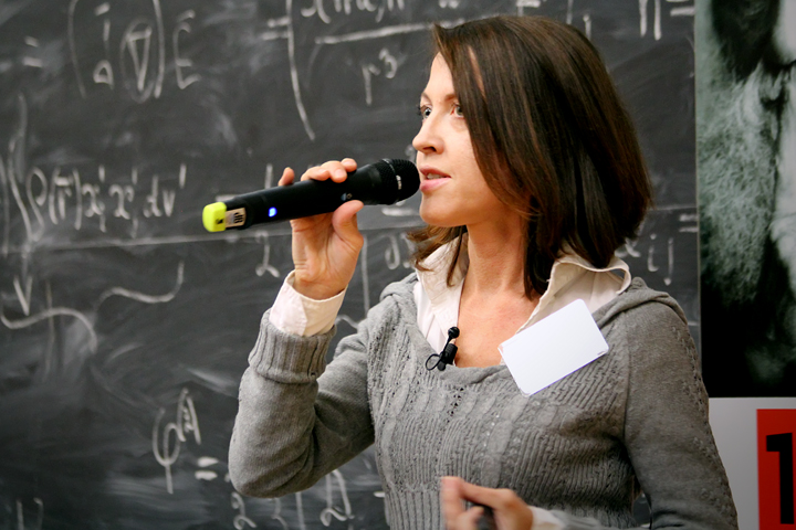 Натуралист Евгения Тимонова: «Быть гадом — это выигрыш в тактике, но проигрыш в стратегии» Натуралист Евгения Тимонова: «Быть гадом — это выигрыш в тактике, но проигрыш в стратегии»