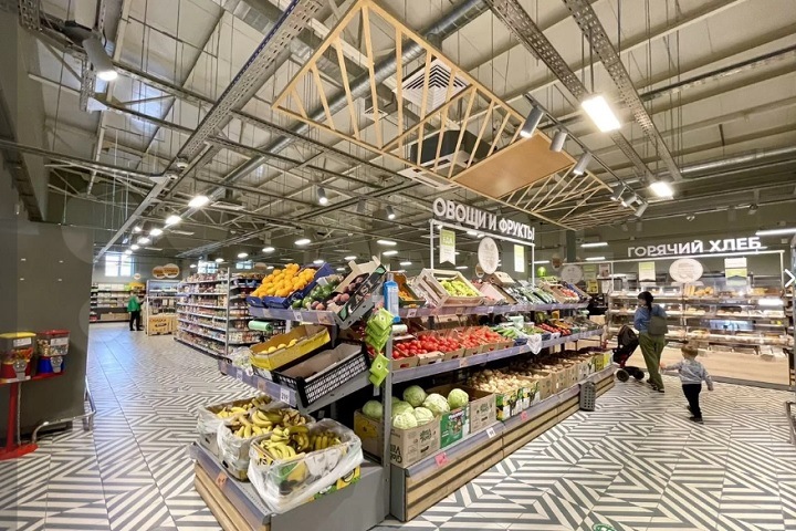 Торговый центр с арендаторами продается в Новосибирске за 250 млн рублей