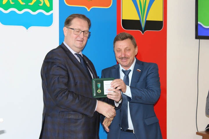 Спикера горсовета оштрафовали в Новосибирской области за медленный ответ избирателю