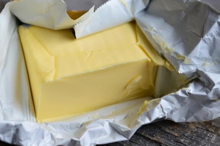 Сметана подорожала в полтора раза, сливочное масло — на треть: как изменились цены в магазинах Новосибирска за неделю