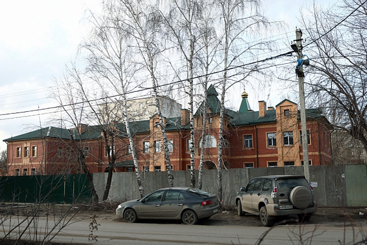 Омскому митрополиту построили двухэтажный особняк