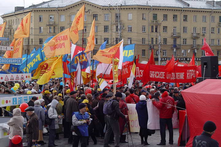 «Классические демонстрации» выглядят всё более абсурдно: Алексей Мазур о первомайских акциях оппозиции