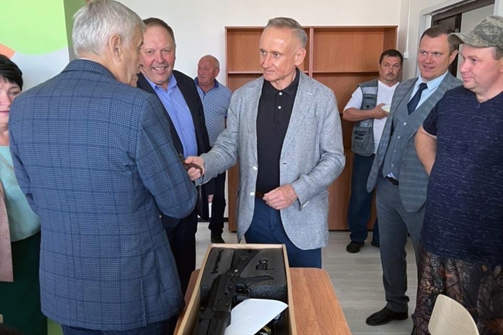 Зампред новосибирского заксобрания напомнил независимому депутату о судьбе Троцкого