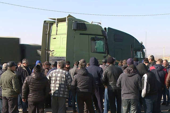 Читинские дальнобойщики устроили забастовку против «Платона»