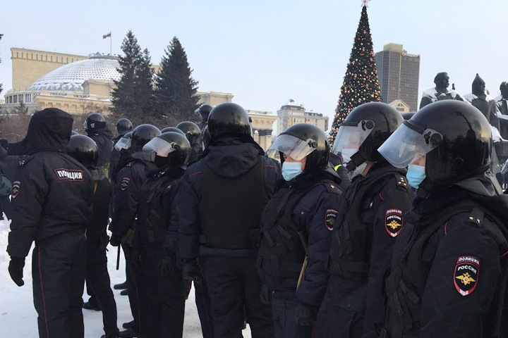 Назвавшийся майором полиции мужчина устроил дебош в новосибирском баре