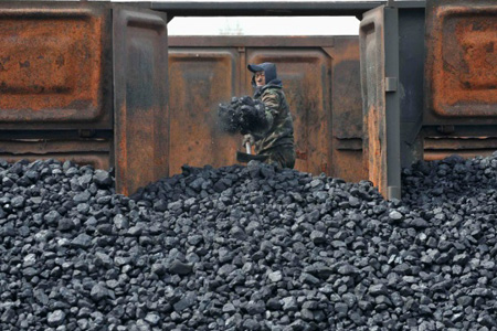 Два кочегара погибли под завалами угля в котельной в Кузбассе