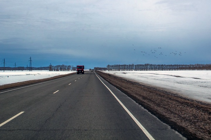 Алтайские власти подписали контракт на дорогу до «Сибирской монеты» со своей же компанией