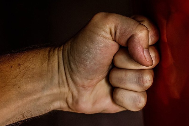 Читинский военный 11 раз ударил призывника за курение кальяна без разрешения