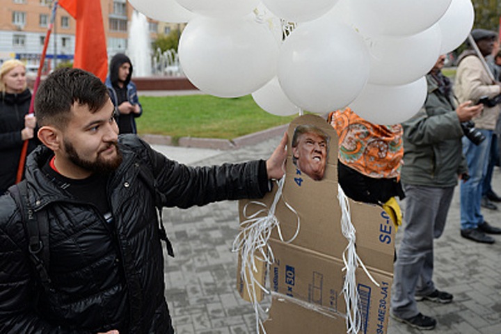 Запустивший в небо картонного Трампа активист возглавил новосибирский комсомол Запустивший в небо картонного Трампа активист возглавил новосибирский комсомол