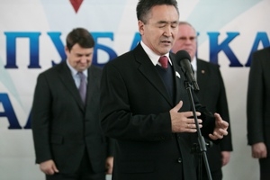 Спикер парламента Республики Алтай связал реконструкцию аэропорта Горно-Алтайска с политикой Медведева и Путина Спикер парламента Республики Алтай связал реконструкцию аэропорта Горно-Алтайска с политикой Медведева и Путина