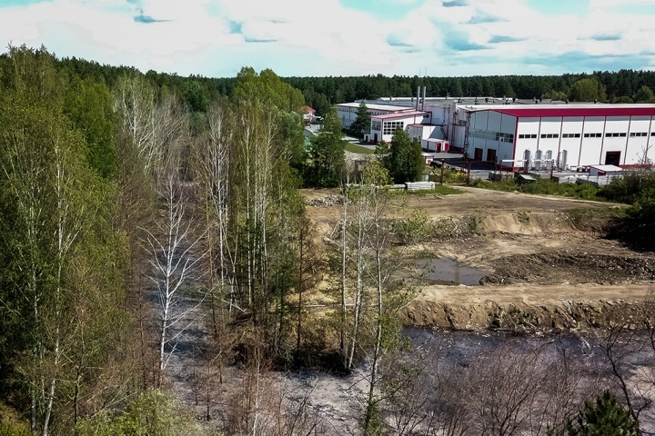 Депутат попросил прокуратуру проверить «озеро дерьма» рядом с «Новосибирским КБК»