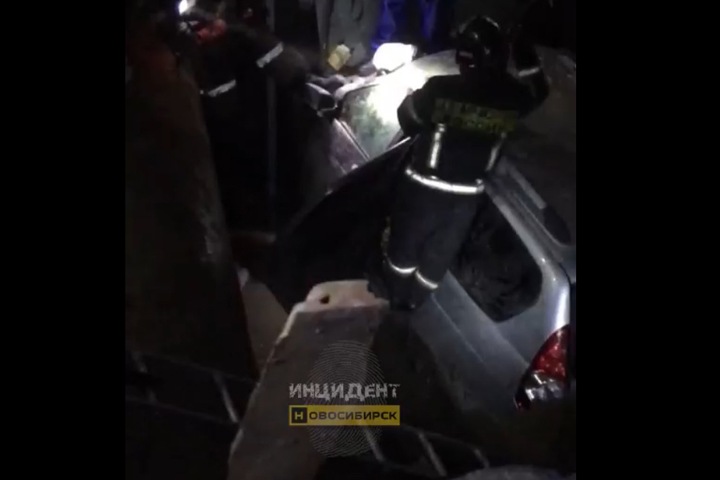 Двое погибли в ДТП при попытке скрыться от полиции в Новосибирске Двое погибли в ДТП при попытке скрыться от полиции в Новосибирске