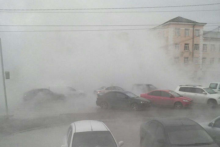 Подросток получил ожоги при порыве трубы в Барнауле