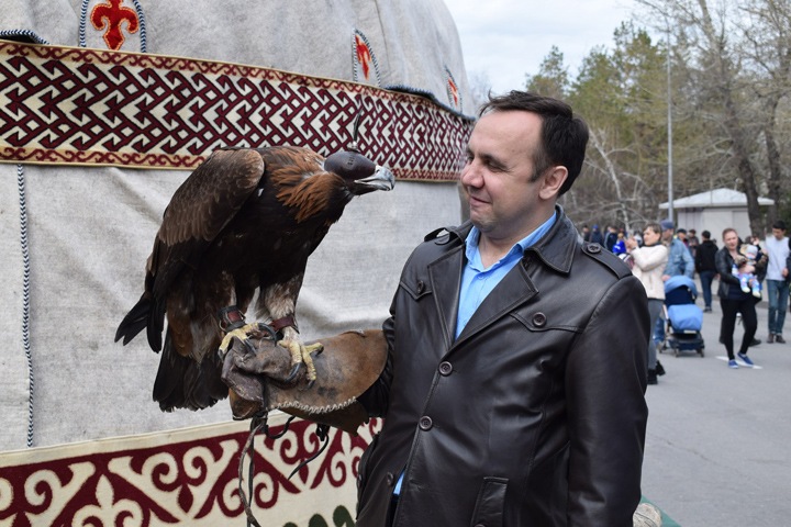 Новосибирский депутат-коммунист пожаловался на концерт рэпера Элджея из-за «распущенности» Новосибирский депутат-коммунист пожаловался на концерт рэпера Элджея из-за «распущенности»