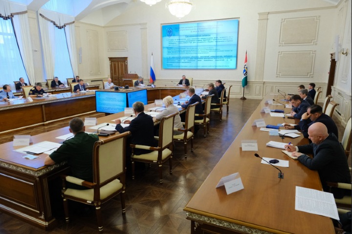 Новосибирское правительство захотело решать, как вести себя людям при любых режимах повышенной готовности Новосибирское правительство захотело решать, как вести себя людям при любых режимах повышенной готовности