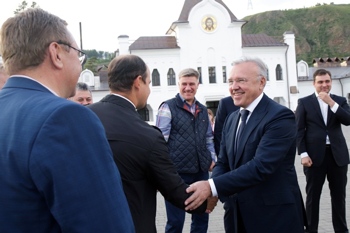 Потративший миллионы на выборы Усс заявил, что у него нет кампании