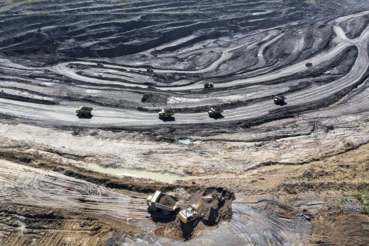 Босовы продали «Сибантрацит» основателю Yota