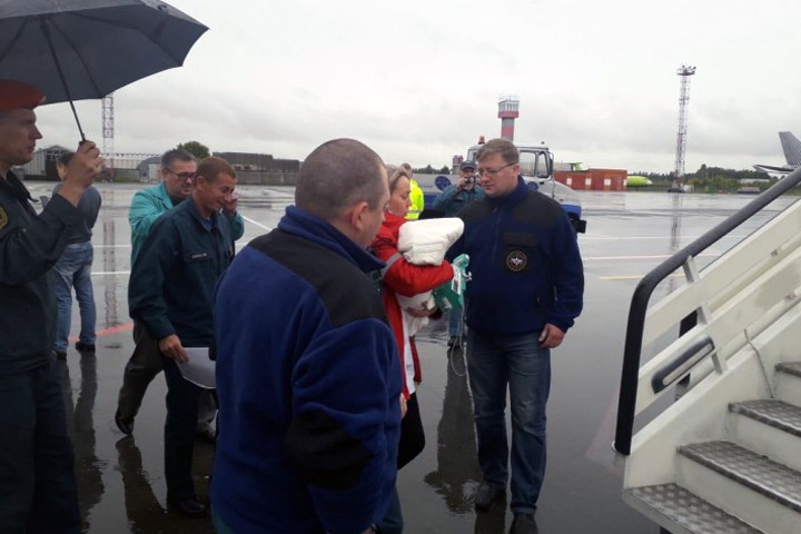 Младенца с уникальной болезнью перевезли из Новосибирска в Москву