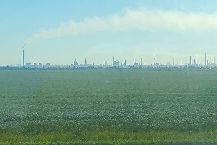 Превышение загрязняющих веществ зафиксировано в атмосфере Омска Превышение загрязняющих веществ зафиксировано в атмосфере Омска