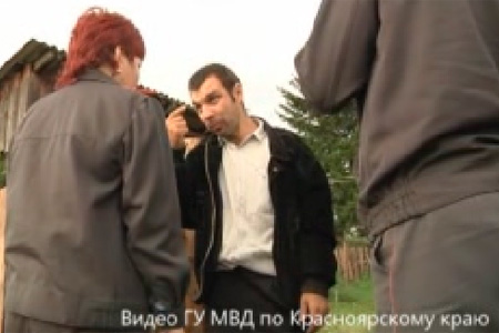 Суд направил в психбольницу жителя Красноярского края, посадившего на цепь пятилетнюю девочку Суд направил в психбольницу жителя Красноярского края, посадившего на цепь пятилетнюю девочку