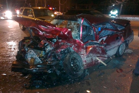 Водитель «Газели» пробил головой лобовое стекло в ДТП с участием семи машин в Новосибирске (фото) Водитель «Газели» пробил головой лобовое стекло в ДТП с участием семи машин в Новосибирске (фото)