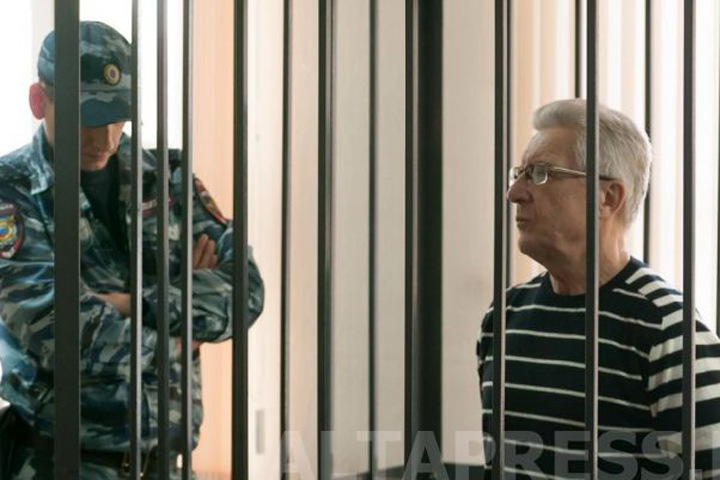 Бывший алтайский вице-губернатор получил за взятки восемь лет
