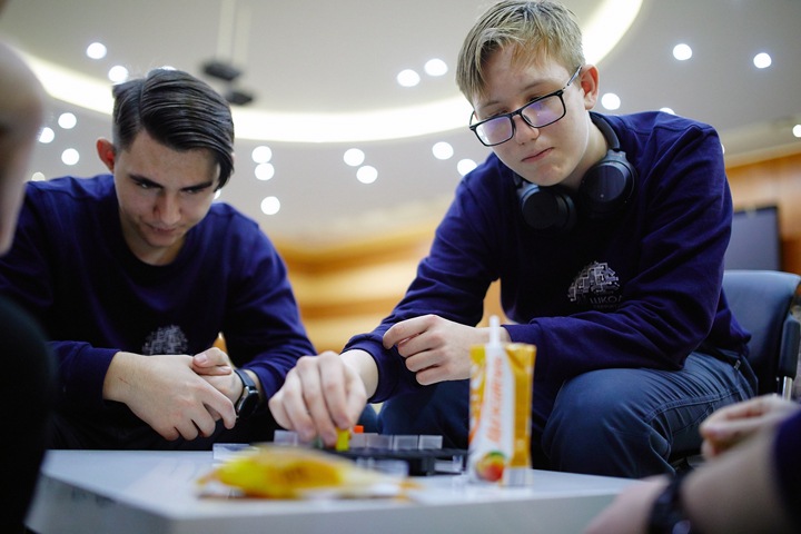 Школьник придумал сенсор-прищепку для определения чистоты медицинской маски Школьник придумал сенсор-прищепку для определения чистоты медицинской маски