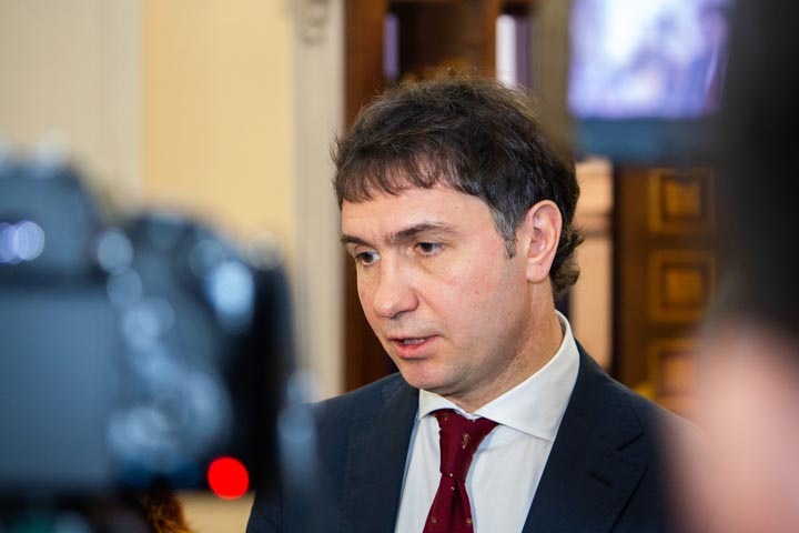 Спикер горсовета высказался в поддержку Локтя на выборах мэра