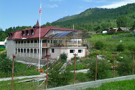 Пожар уничтожил гостиницу и дом-музей Рериха в поселке Старая Ангасолка на берегу Байкала Пожар уничтожил гостиницу и дом-музей Рериха в поселке Старая Ангасолка на берегу Байкала