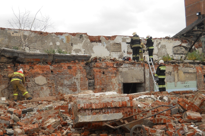 СК подтвердил гибель рабочего при обрушении убойного цеха в Новосибирске 