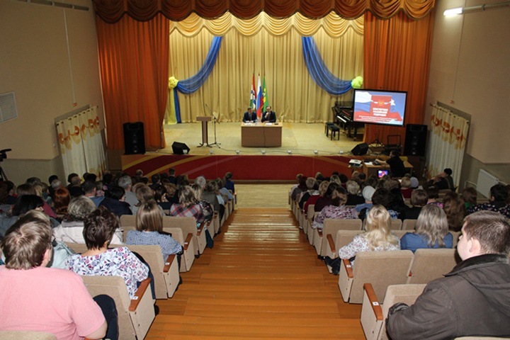 Власти собирают новосибирцев на массовое обсуждение конституционных поправок во время пандемии коронавируса