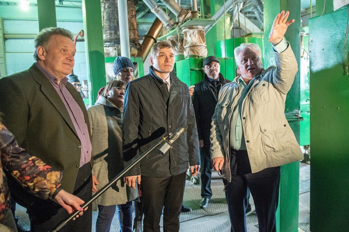 Губернатор Хакасии попросил у Путина защиты от энергетиков-монополистов Губернатор Хакасии попросил у Путина защиты от энергетиков-монополистов