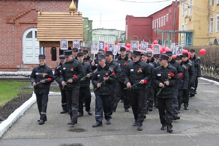 Кузбасских заключенных оштрафовали за татуировки со свастикой Кузбасских заключенных оштрафовали за татуировки со свастикой