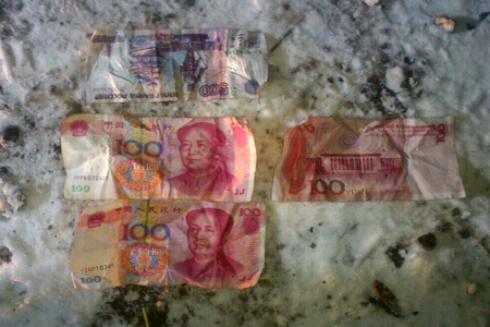 Грабители попытались съесть 100 тысяч при поимке в Иркутской области