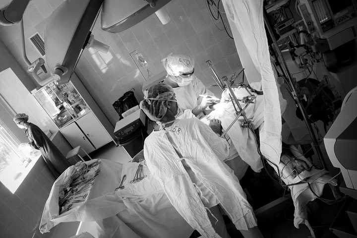 «Пациенты и врачи достойно стоят в очереди»: как выживать в условиях новосибирской медицины «Пациенты и врачи достойно стоят в очереди»: как выживать в условиях новосибирской медицины