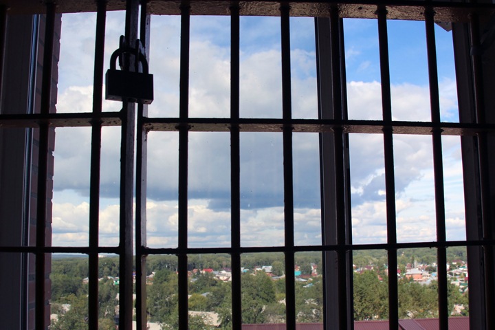 50 ударов электрошокером: как алтайские полицейские заставили своих родственников признаться в краже зерна 50 ударов электрошокером: как алтайские полицейские заставили своих родственников признаться в краже зерна