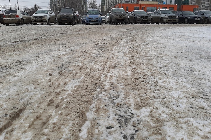 Глава красноярской ГИБДД потребовал использовать реагенты на дорогах Глава красноярской ГИБДД потребовал использовать реагенты на дорогах