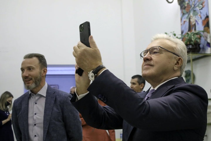 Перелеты красноярского губернатора обойдутся бюджету в 7 млн Перелеты красноярского губернатора обойдутся бюджету в 7 млн