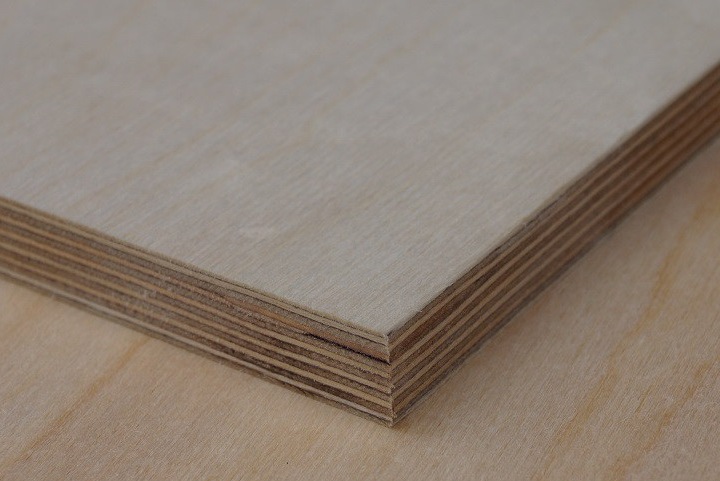 Ламинированные ДВП, фанера ФСФ и ФК: применение и особенности