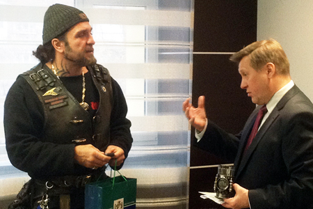 Вещи новосибирских чиновников отдадут за 200 рублей Вещи новосибирских чиновников отдадут за 200 рублей