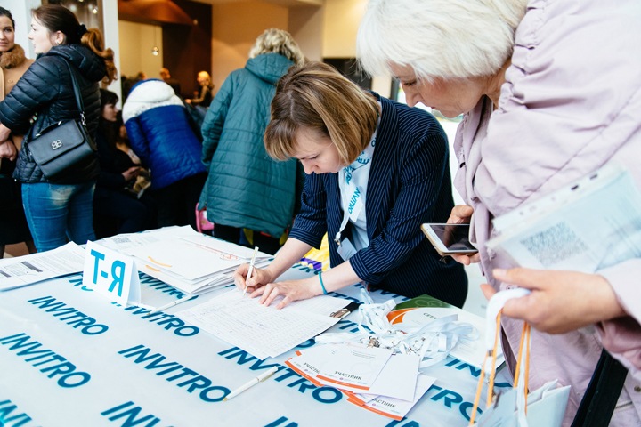 Иностранцы познакомили новосибирских медсестер с трендами мировой медицины на саммите для медработников