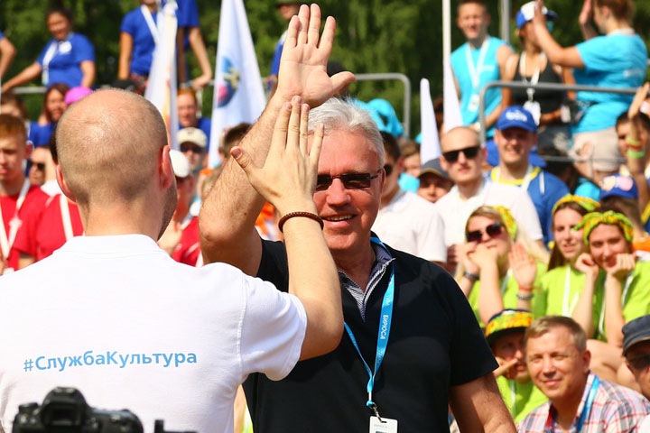 Врио красноярского губернатора рассказал об уважении криминального мира Врио красноярского губернатора рассказал об уважении криминального мира