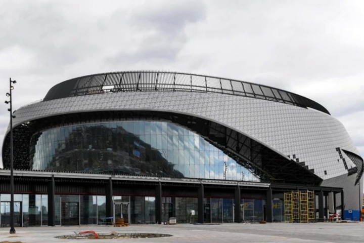 Ледовый дворец в Омске достроили быстрее новосибирского, который начали возводить раньше