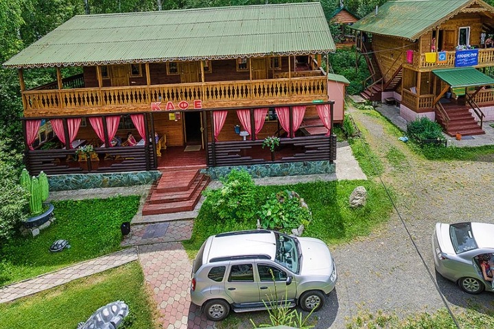 Задержан владелец алтайской турбазы, на которой умерла семья чиновника