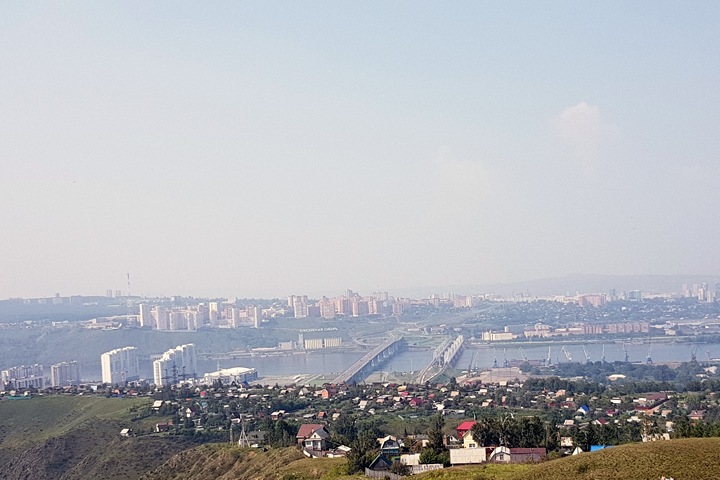 Дым от лесных пожаров накрыл Красноярск