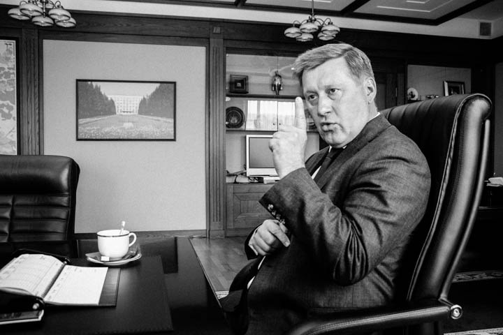 Локоть и его соседи остаются последними избранными мэрами