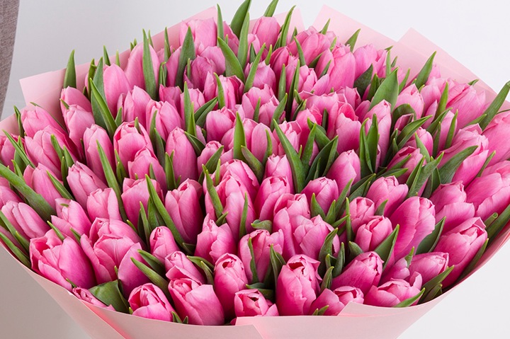 Какие цветы подарить на 8 марта