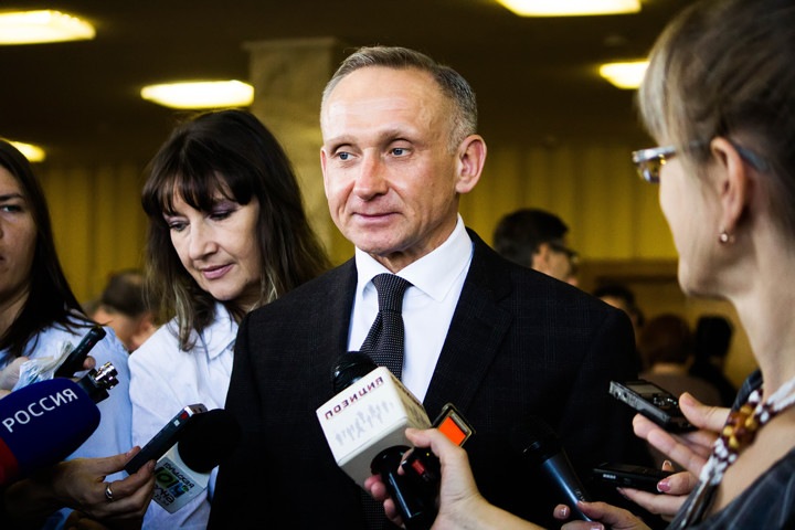 Новосибирская «ЕР» не определилась с выборами мэра Новосибирская «ЕР» не определилась с выборами мэра