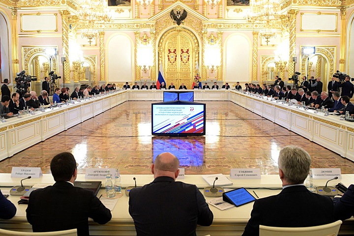 Картонный рейтинг губернаторов