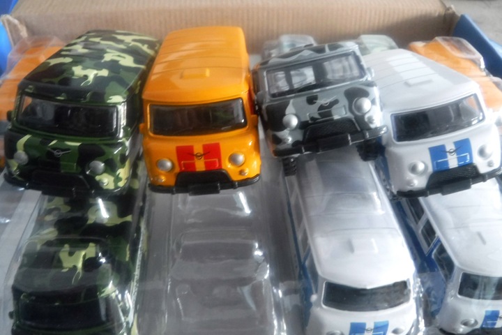 Алтайские таможенники не пустили в Россию игрушечные модели УАЗов Алтайские таможенники не пустили в Россию игрушечные модели УАЗов